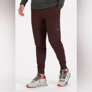 EUC Vuori Sunday Performance Jogger Burgundy‎ size S